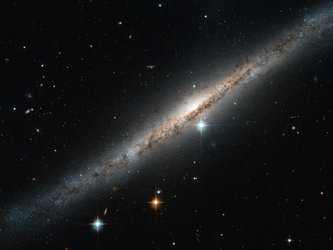 ESO 121-6 seen by Hubble