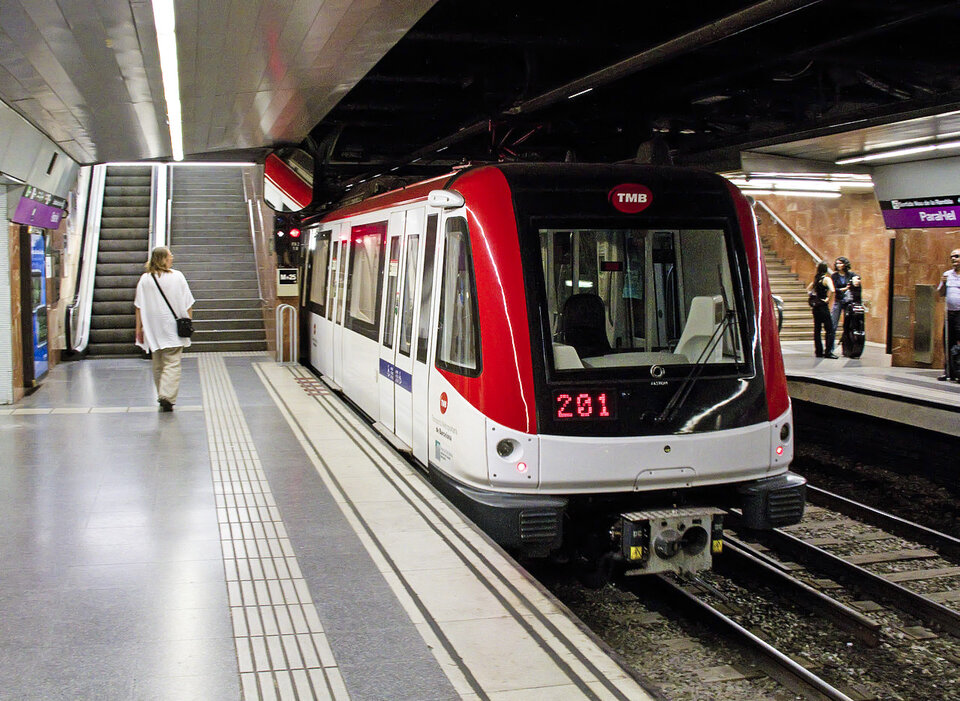 Tren llegando a la estación de Barcelona