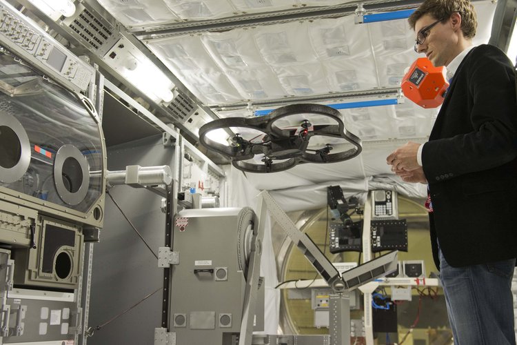 Guido de Croon demonstrates AstroDrone