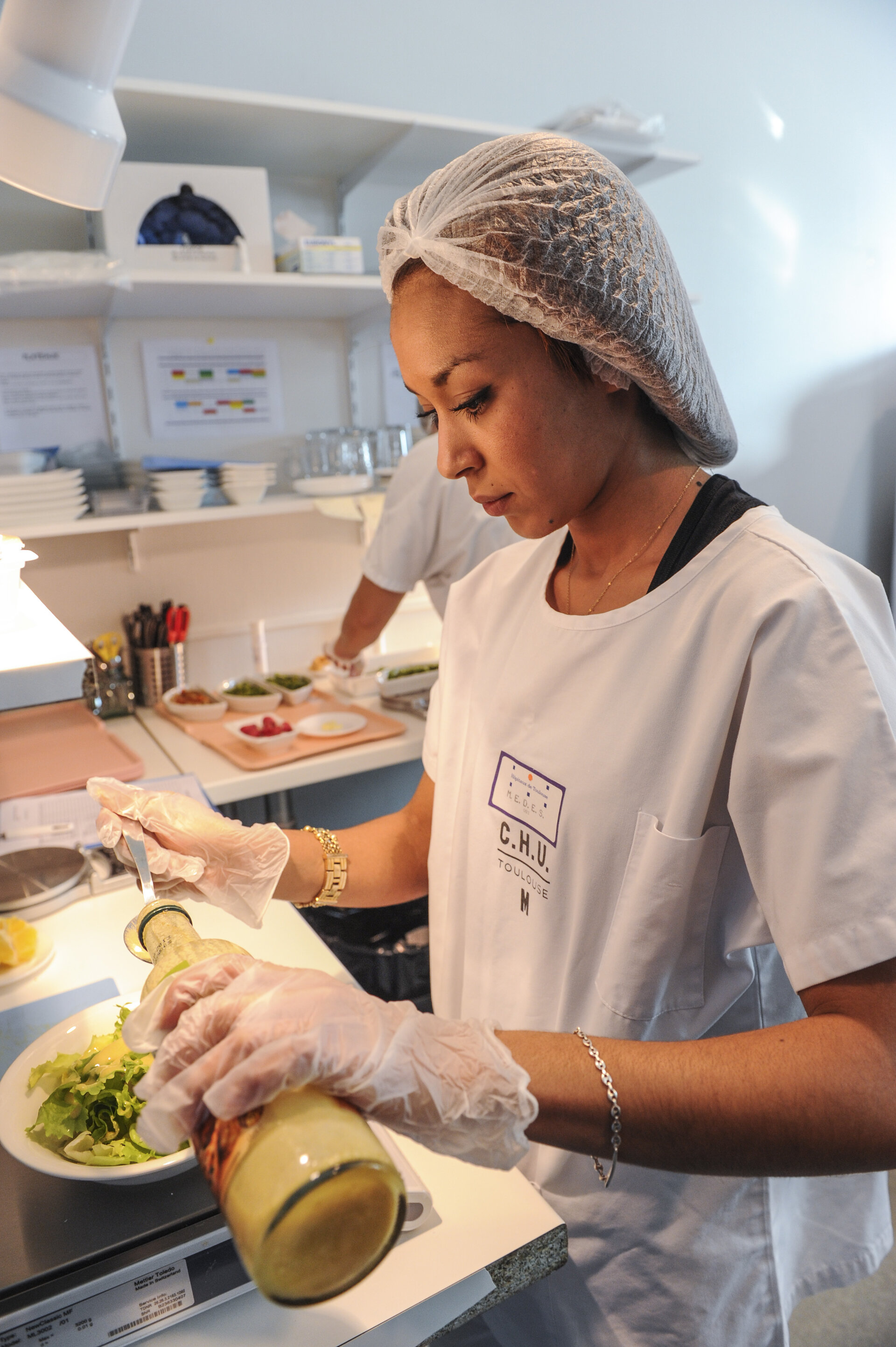 Preparing a bedrest meal