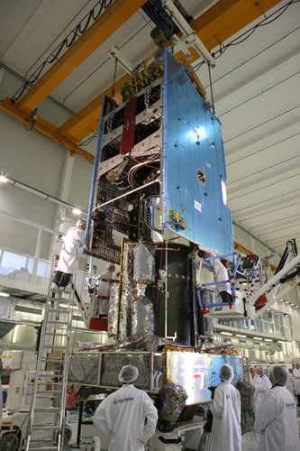 Alphasat mating with Alphabus platform