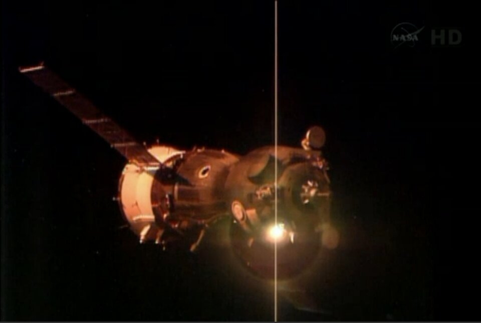 Sojoez dockt aan het ISS