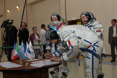 Luca Parmitano signs in for the start of final qualification training