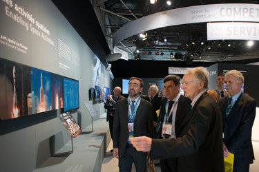 Antonio Fabrizi presents to the parliamentarians of Italy the ESA Pavilion