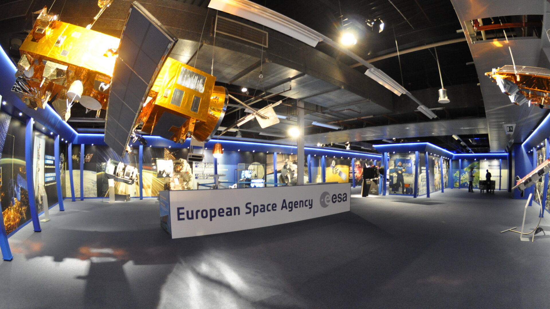 Het ESA-paviljoen op de ruimtevaarttentoonstelling in Jaarbeurs Utrecht