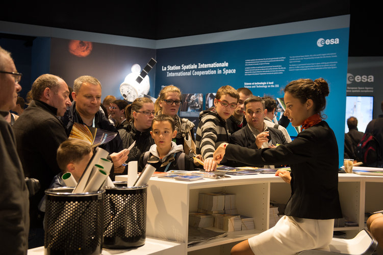 Public day at the ESA Pavilion, Paris Air and Space Show