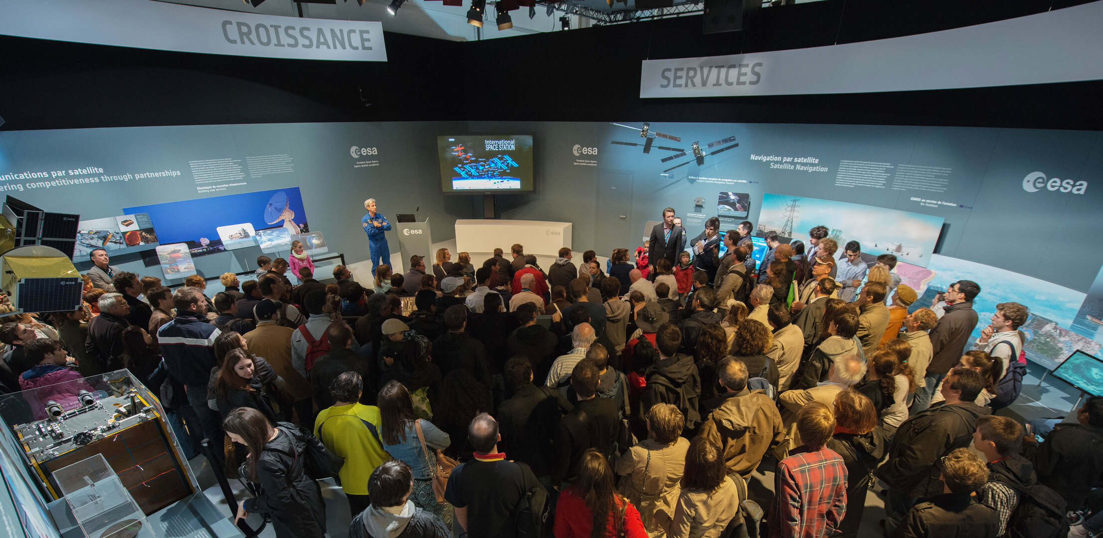 Public during the "Working in Space" lively presentation