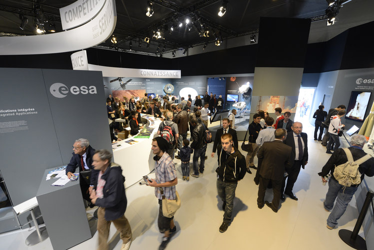 Public visiting the ESA pavilion