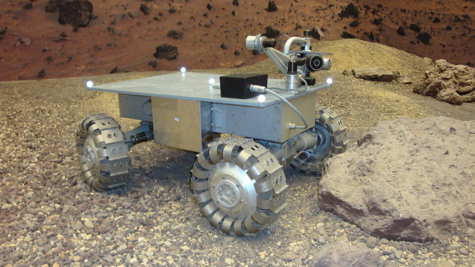 Prototype rover in Mars Yard