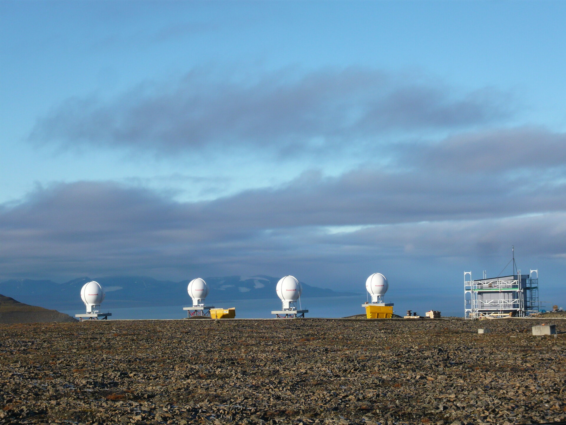 Svalbard station