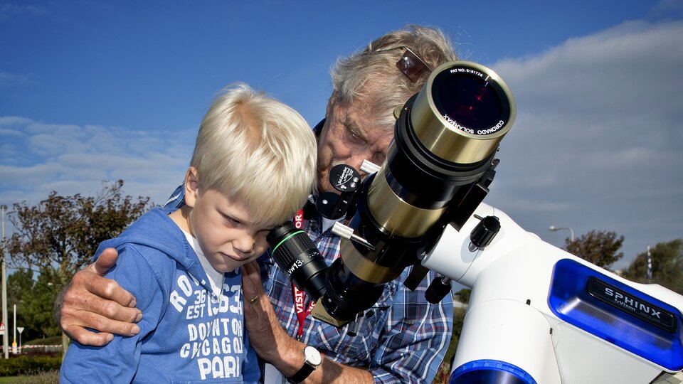 Trying out a telescope