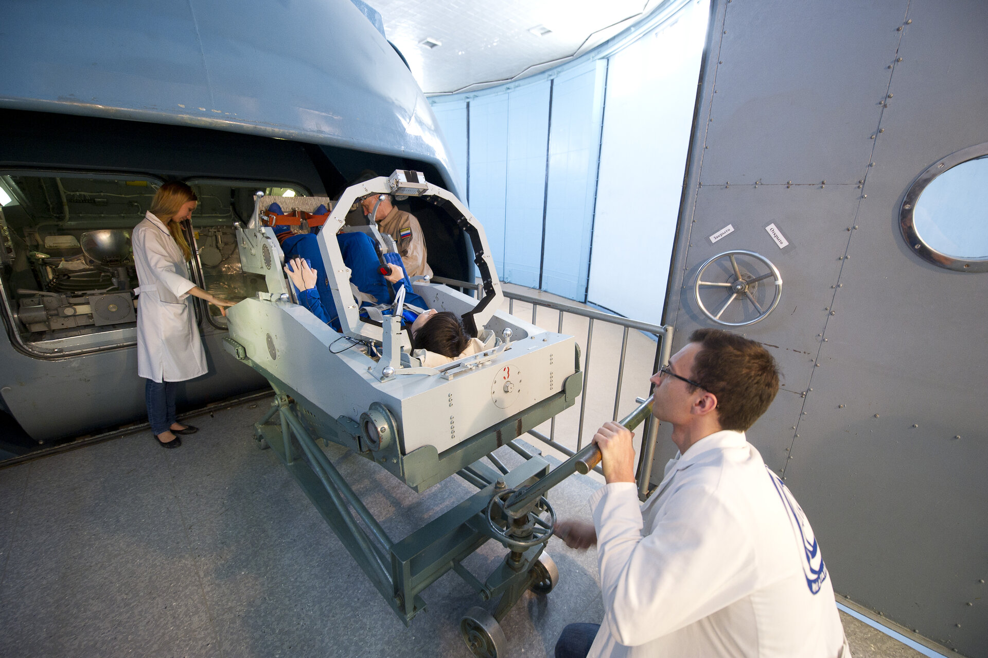 Samantha Cristoforetti ready for a centrifuge training session