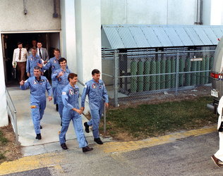 Spacelab-1/STS-9 crew walkout