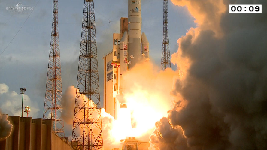 Ariane 5 liftoff on flight VA221