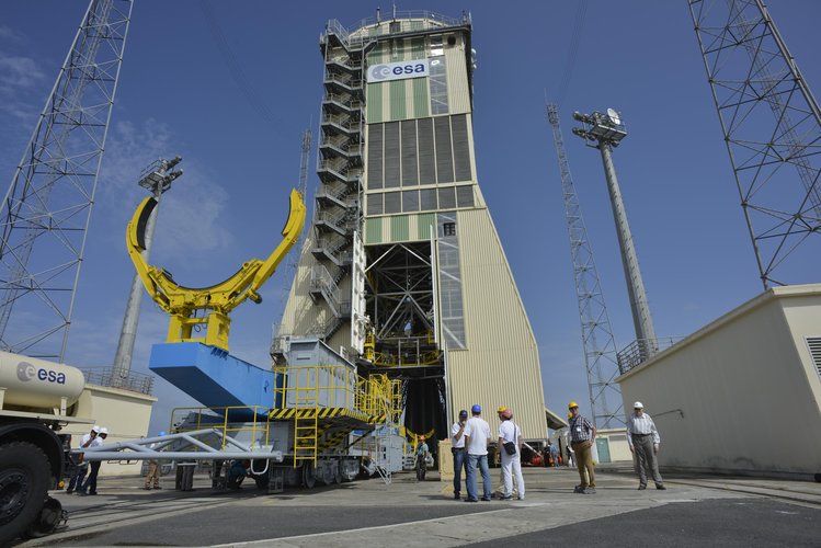 Soyuz VS06 transfer to launch zone