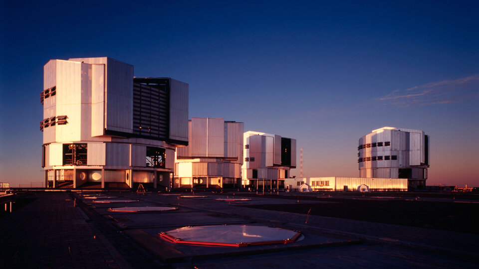 ESO's 8.2-metre Very Large Telescope, Chile 