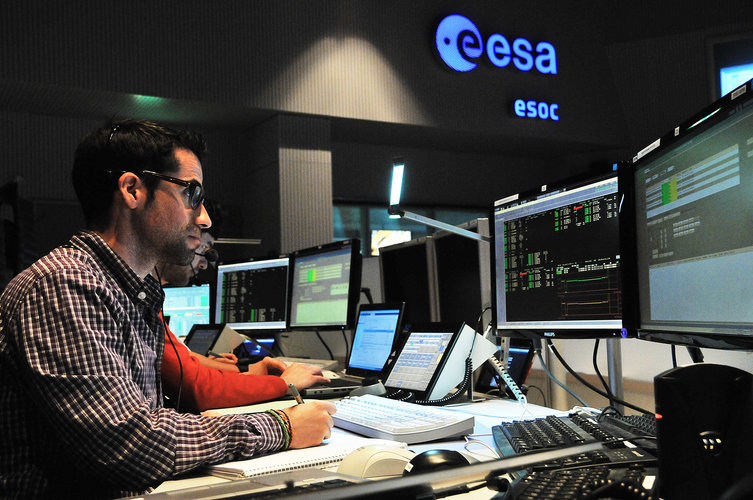 Sentinel-1 teams in training at ESOC