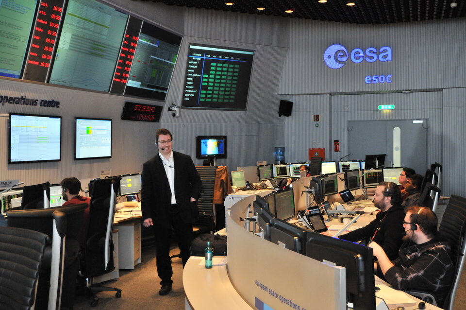 Das Sentinel-Team am ESOC beim Training