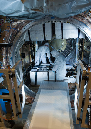 Loading ATV-5 cargo