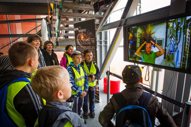 Polish students and teachers learning about life in space