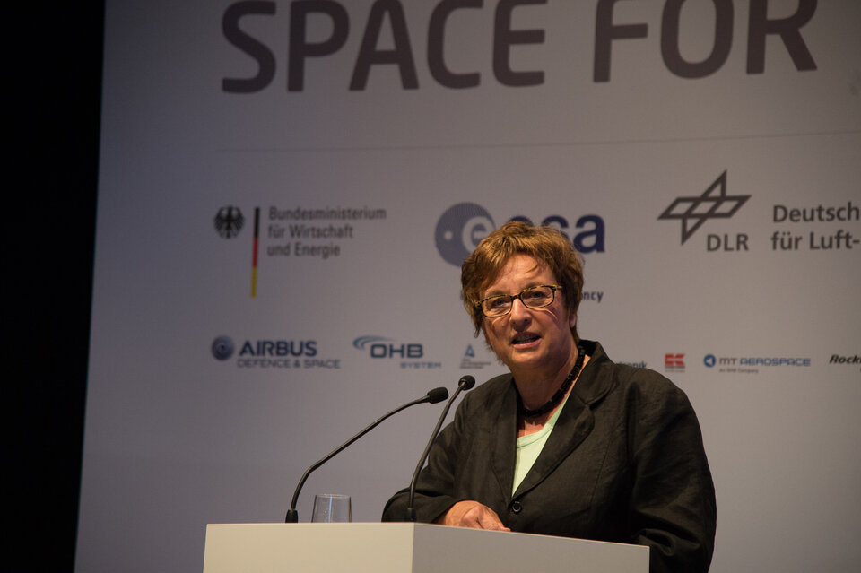  MdB Brigitte Zypries, PStS und Koordinatorin der Bundesregierung für die deutsche Luft- und Raumfahrt