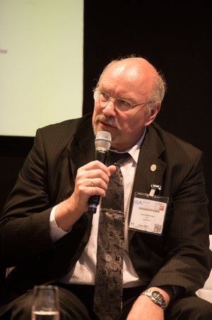 Dr. Roland Wattenbach