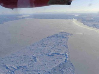 Large leads in the ice