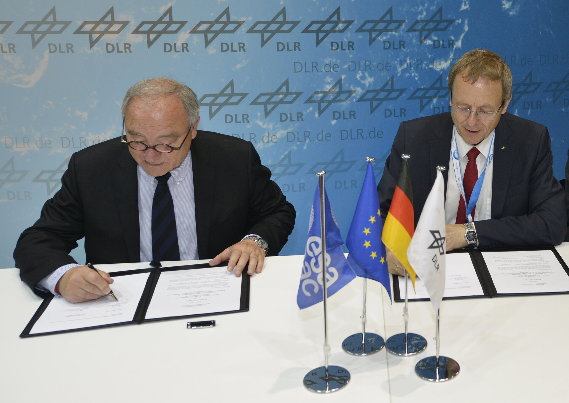 Signature ESA DLR agreement