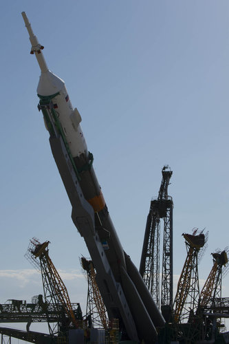 Soyuz TMA-13M spacecraft raised into vertical position