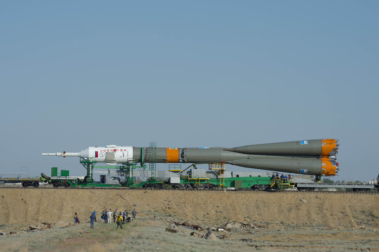 Soyuz TMA-13M spacecraft roll out 