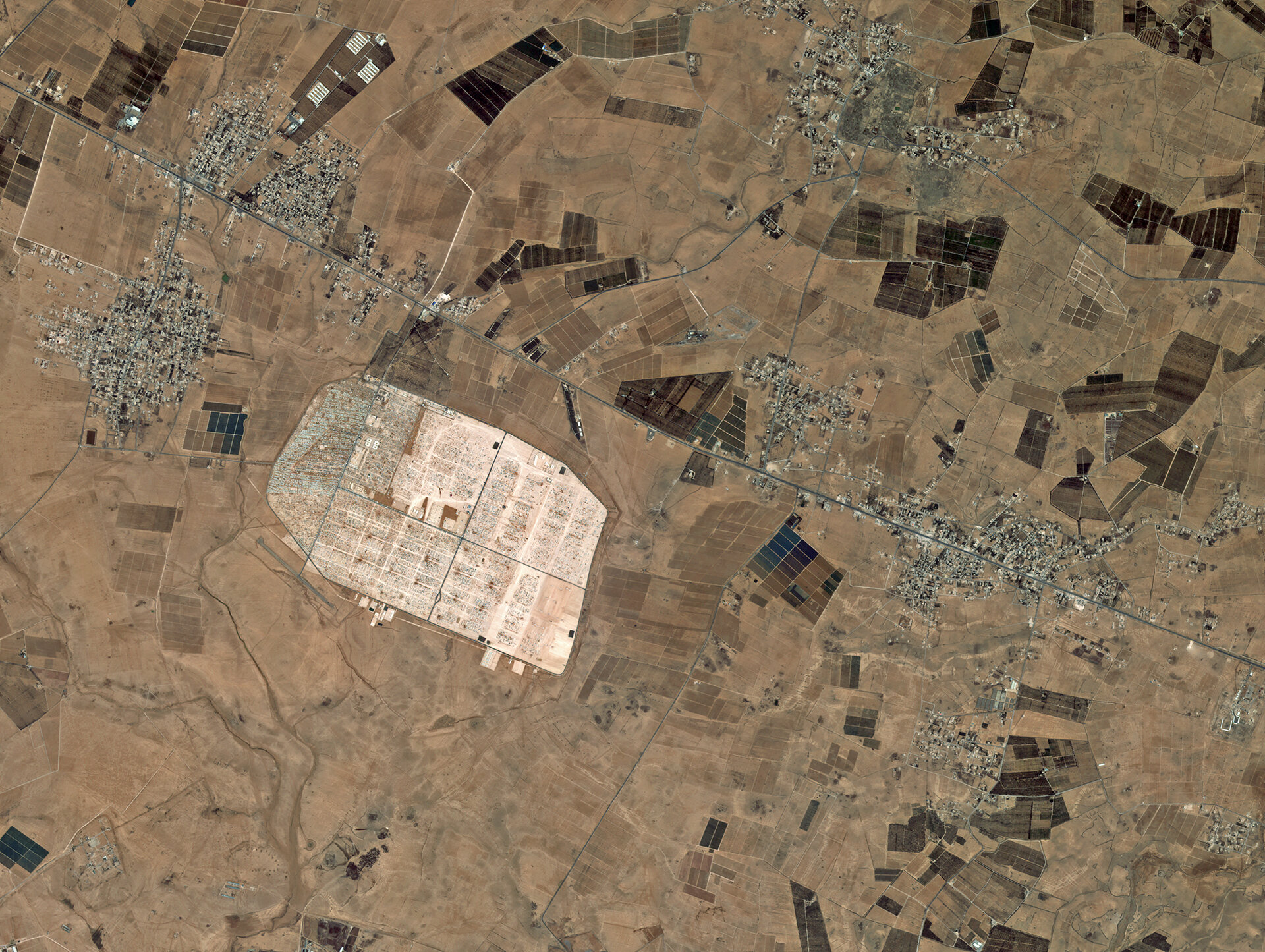 Campo profughi in Giordania in un'immagine dal satellite Kompsat-2