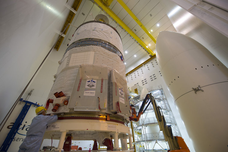 ATV-5 prepared for integration on the Ariane 5 launcher 