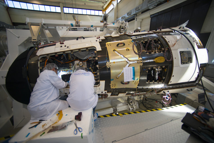 IXV during the last preparations at Thales Alenia Space 