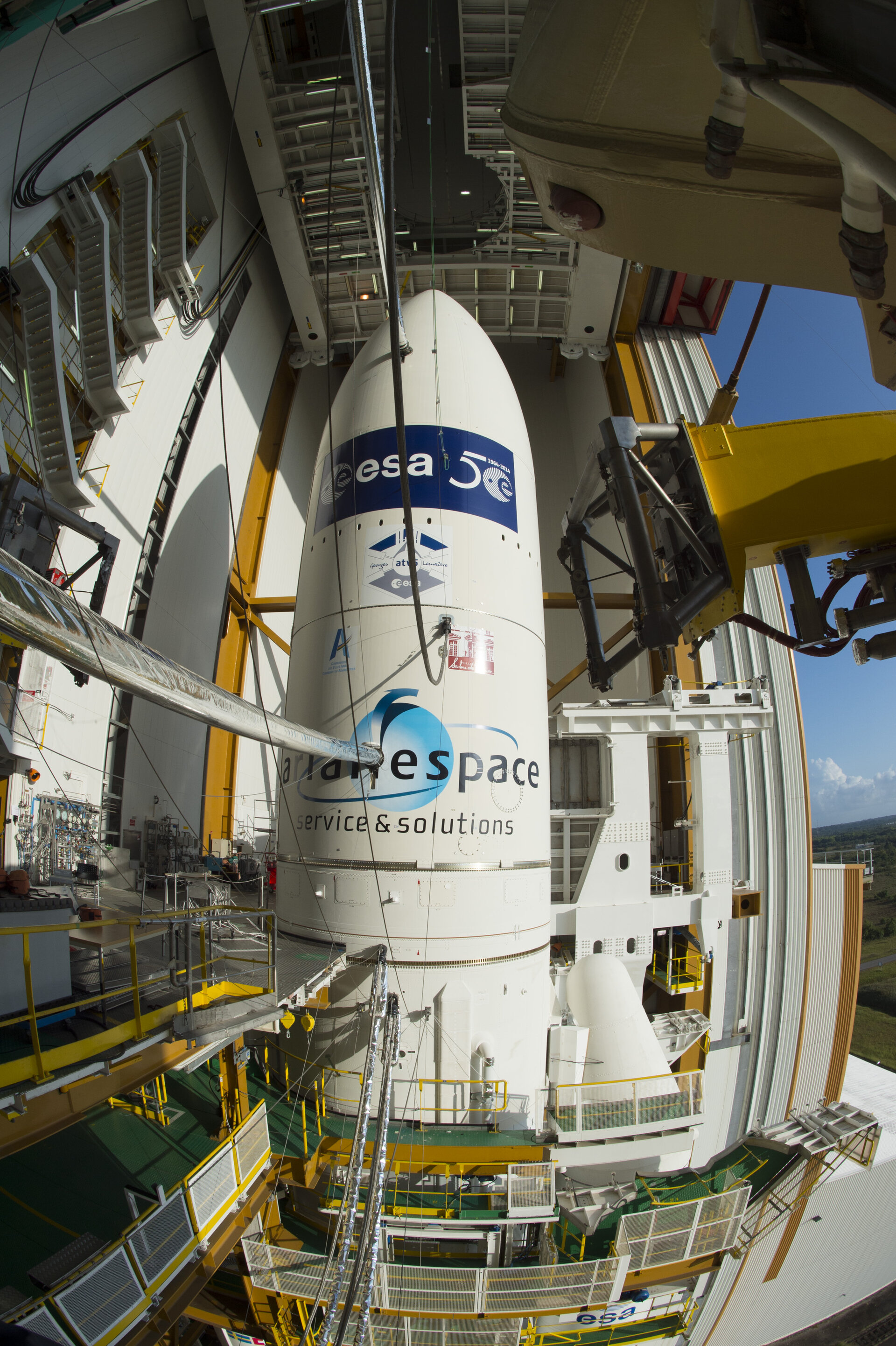 Ariane 5 in the BAF ready for transfer to the launch pad