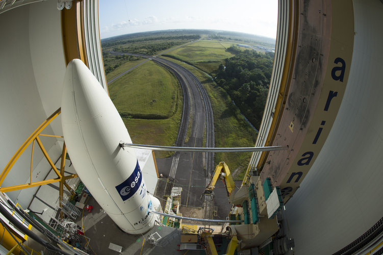 Ariane 5 in the BAF ready for transfer to the launch pad