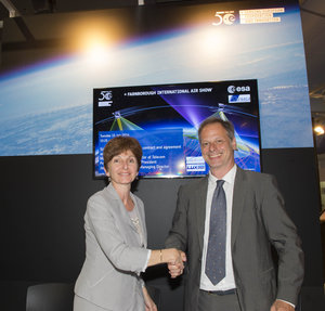 Development contract signed between ESA and LuxSpace
