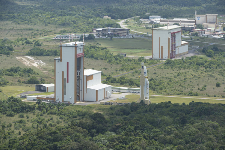 Transfer of Ariane 5 flight VA219 from the BAF to the launch pad