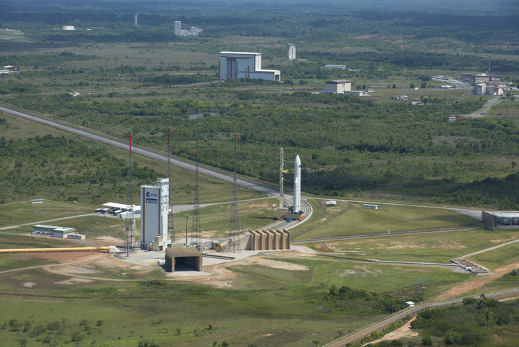 Transfer of Ariane 5 flight VA219 from the BAF to the launch pad