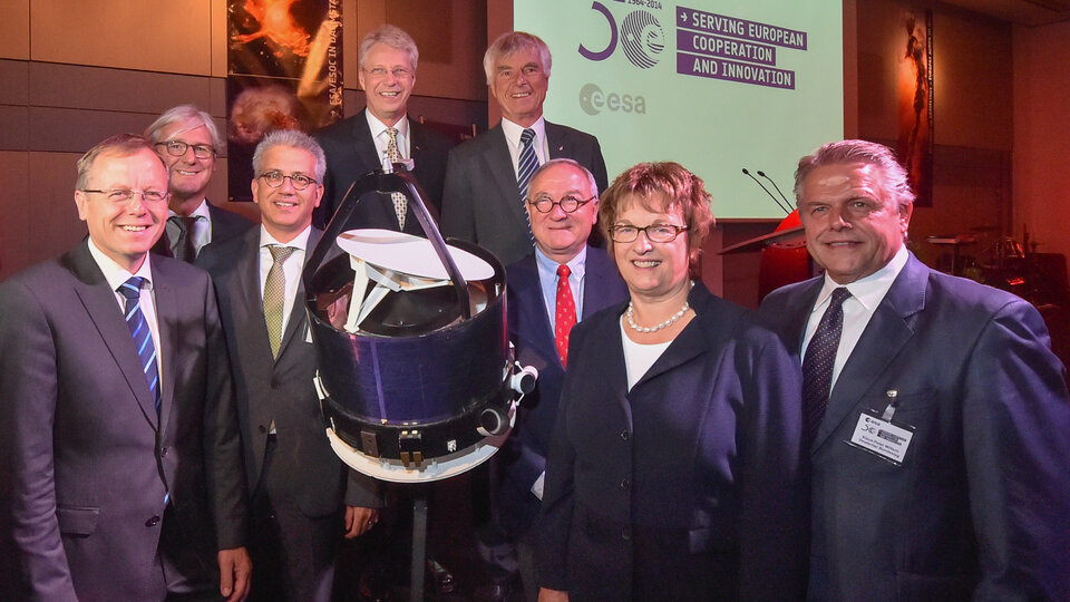 VIPs celebrate 50 years of space at ESOC