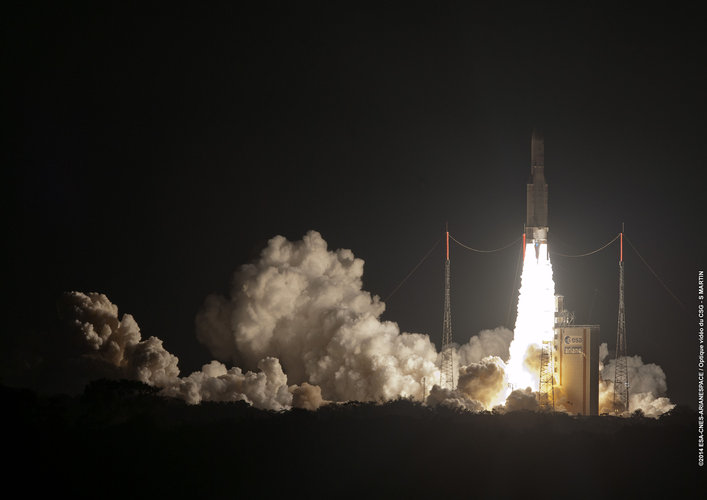 Ariane 5 liftoff on flight VA220