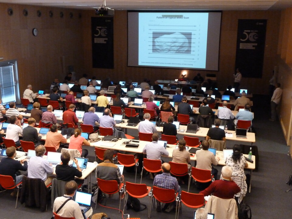 Científicos de Rosetta se reunen en ESAC
