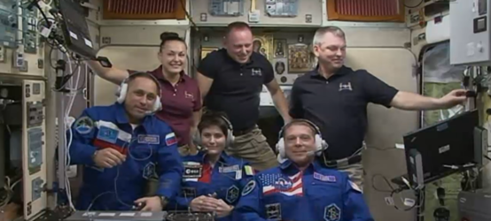 Expedition 42 crew