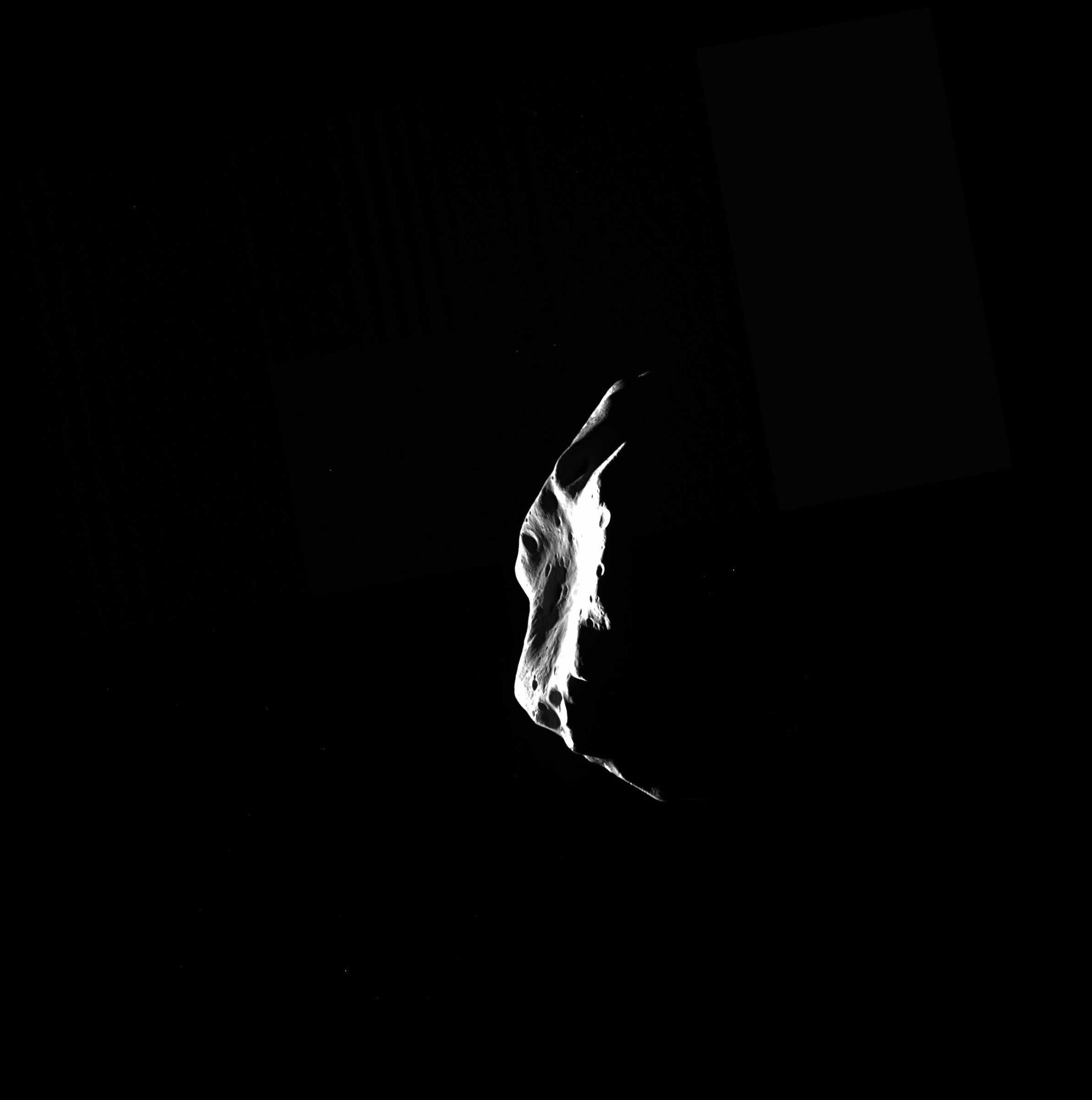 Una última vista del asteroide Lutetia tras el encuentro con Rosetta en julio de 2010