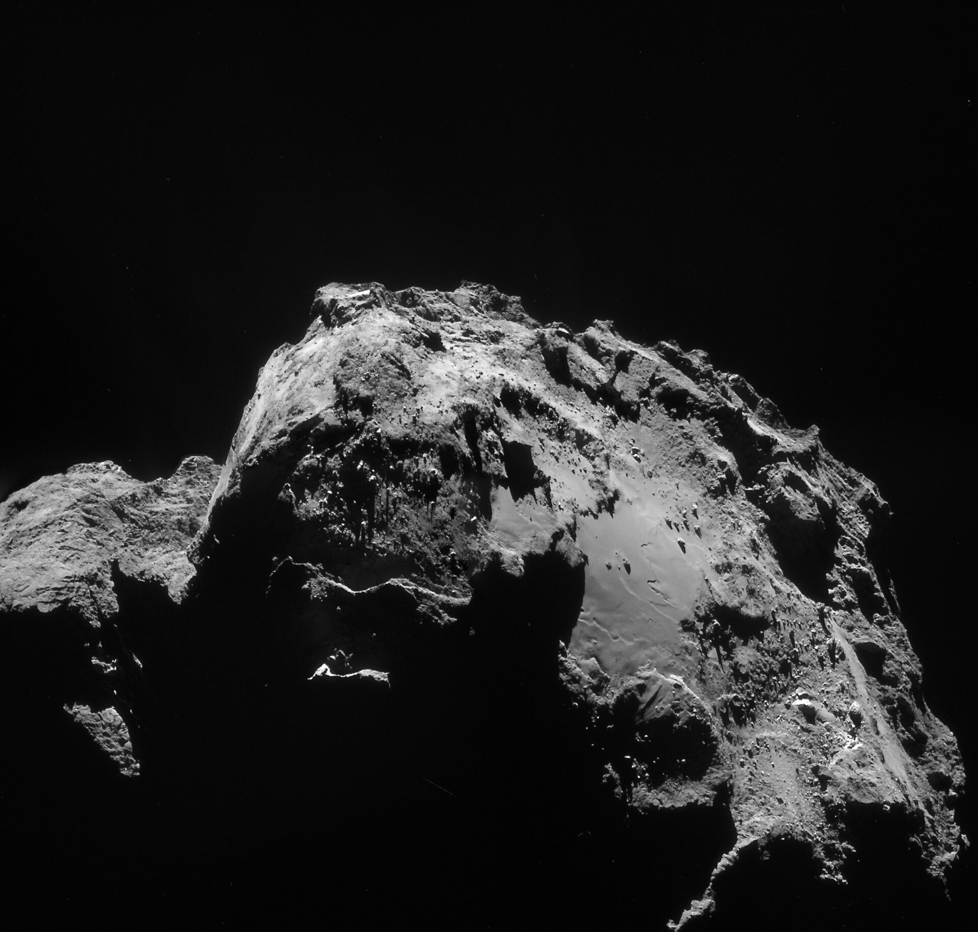 Mosaïque de quatre images de la comète 67P/C-G prises le 3 janvier 2015. Crédit image : ESA/Rosetta/NAVCAM – CC BY-SA IGO 3.0