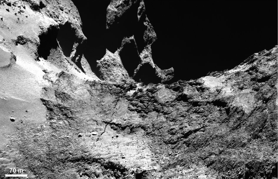 Rosetta : Mission autour de la comète 67P/Churyumov-Gerasimenko  - Page 15 Crack_extension_in_Anuket_fullwidth