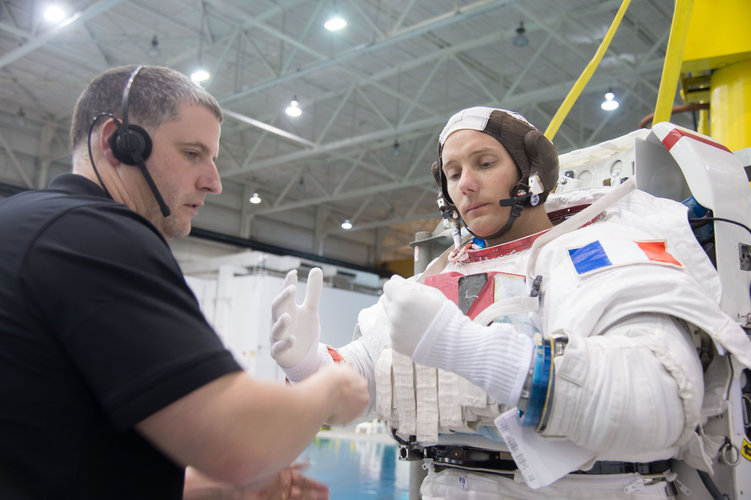 Thomas Pesquet during training for INC-49/INC-50 ISS EVA Maintenance run