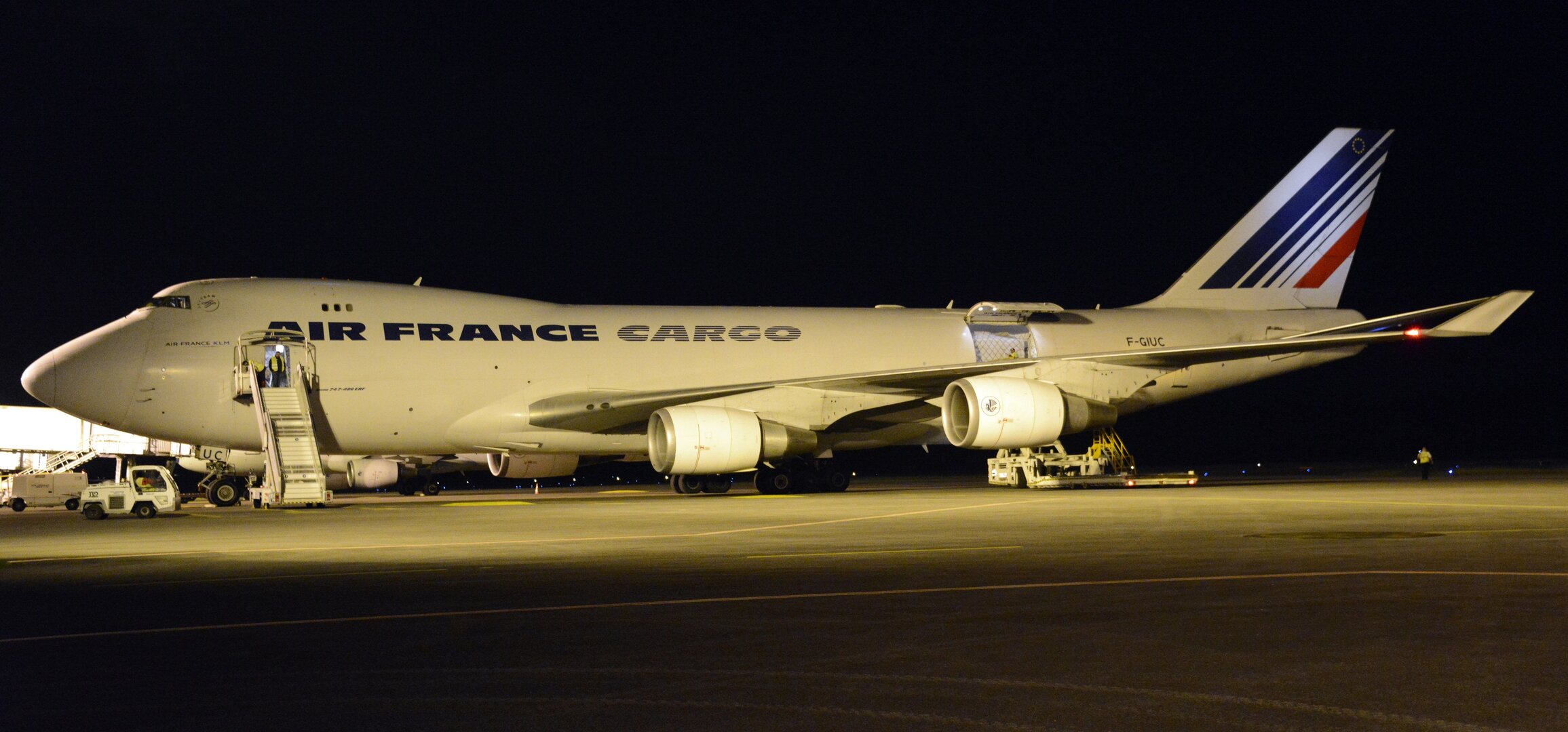 Cargo aircraft