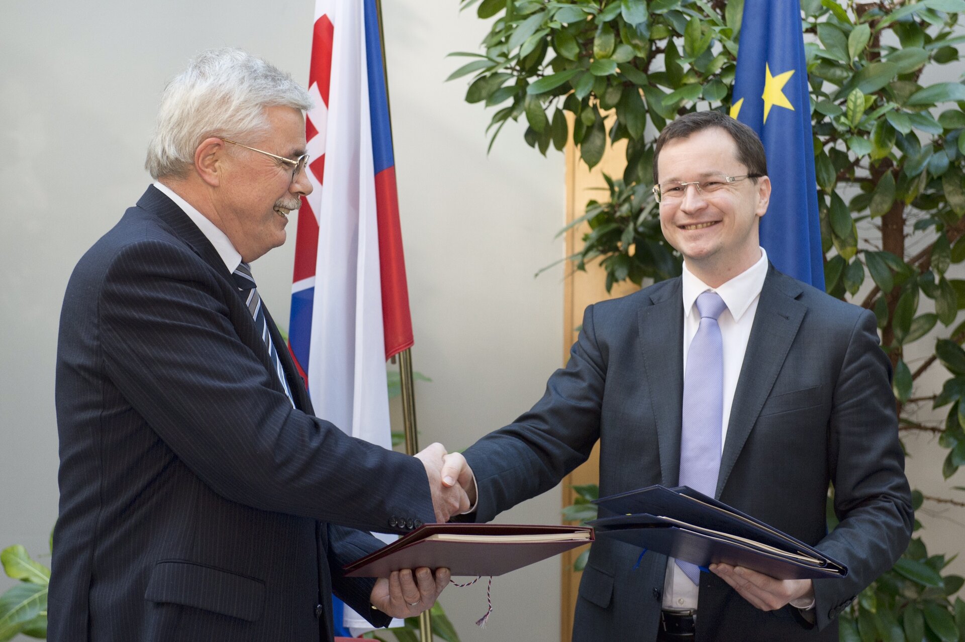 Slavnostní podpis dohody na Slovensku
