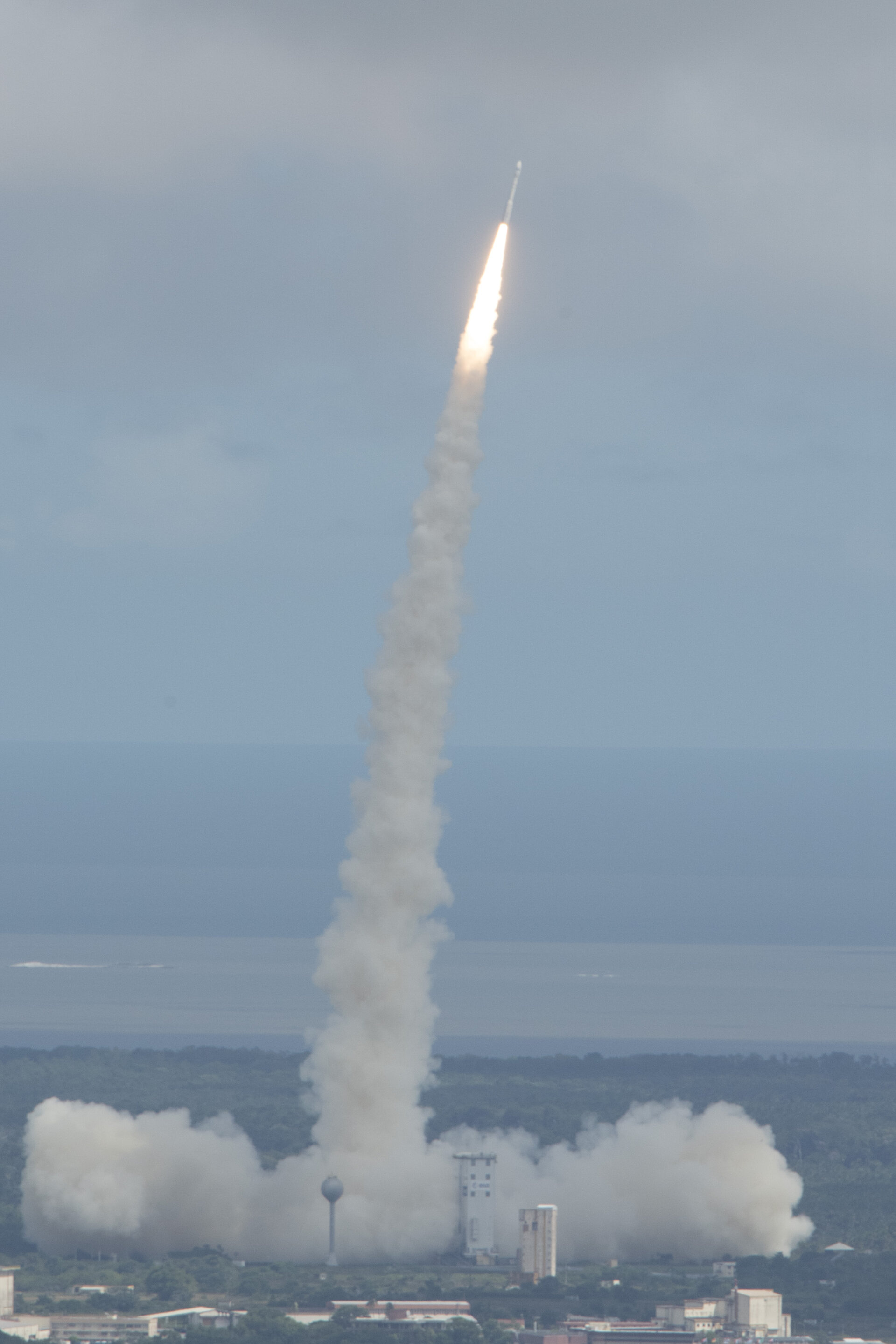 Vega VV04 IXV Liftoff