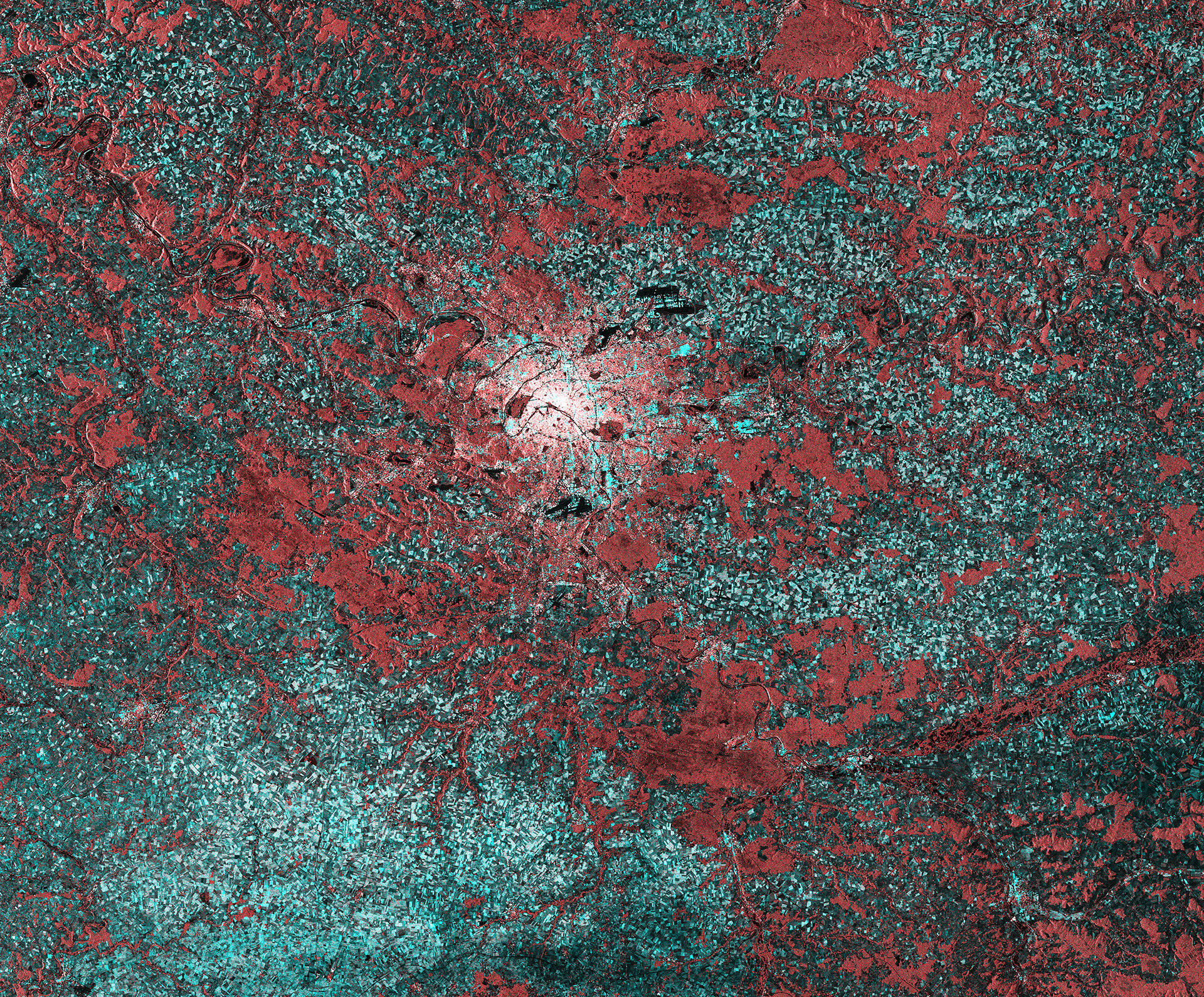 Satelitní snímek Paříže